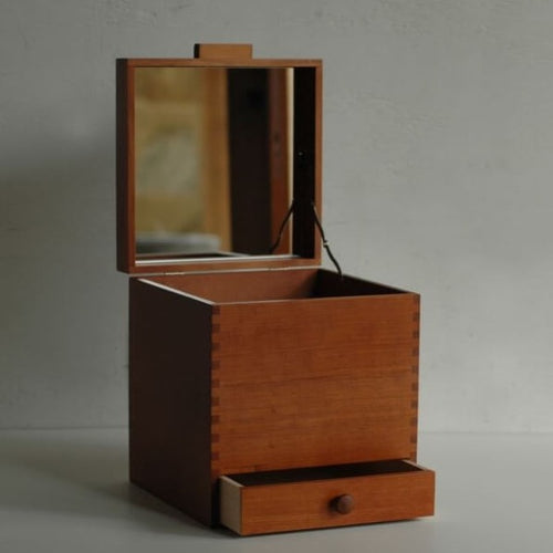 Classiky Wooden Makeup Box