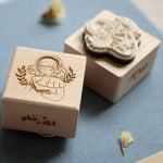 shō Little Happiness Rubber Stamp - Reading in Sunflower Field