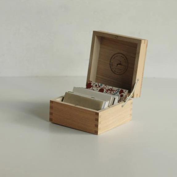 Classiky Chestnut Wooden Card Case